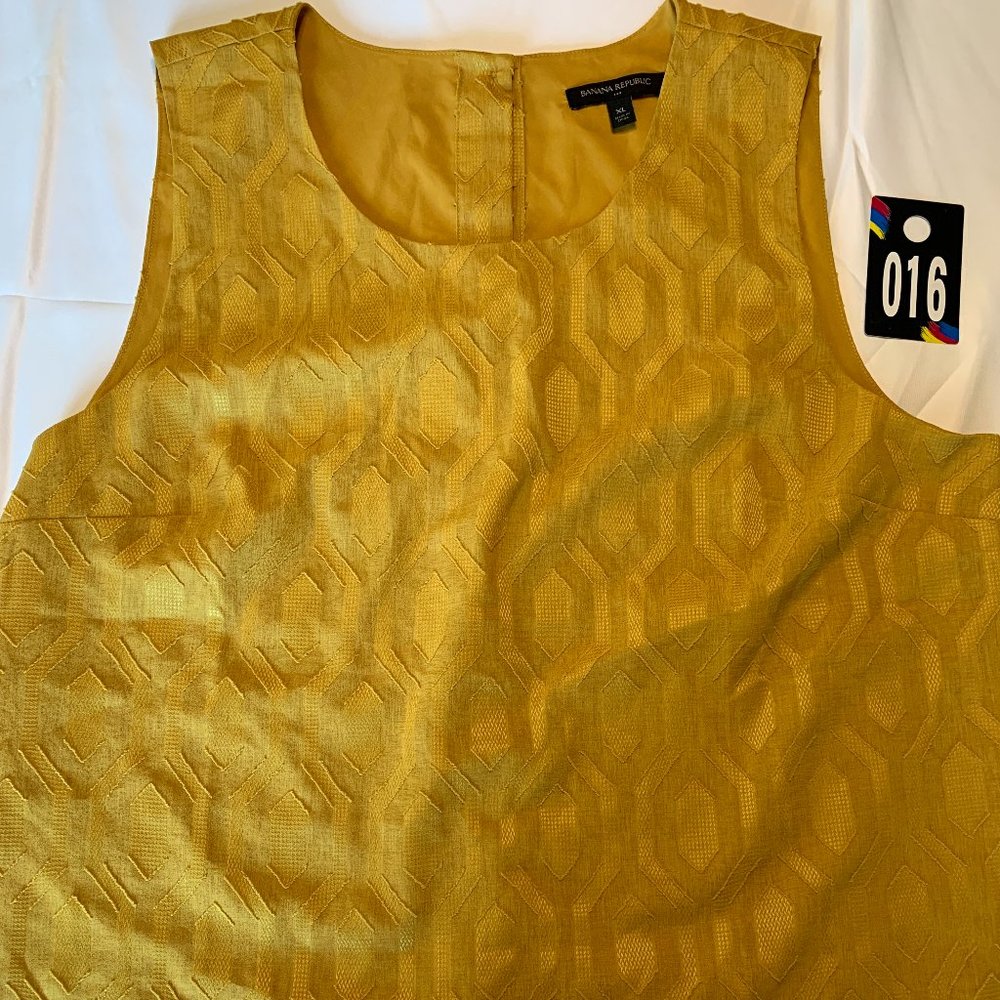 Banana Republic Back Button Tank Gold Textured XL